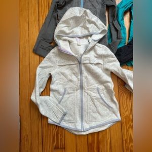 Ivivva oatmeal zip up sweatshirt hoodie by Lululemon